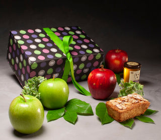 Rosh Hashanah Apples, Honey, and Cake Box