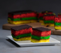 Kosher for Passover Rainbow 🌈 Cookies 🍪. Have you tried these before?  Comment ⬇️⬇️ | Instagram